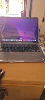 MacBook pro 2020 - Image 2