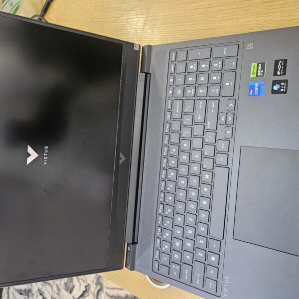 HP VICTUS 16
